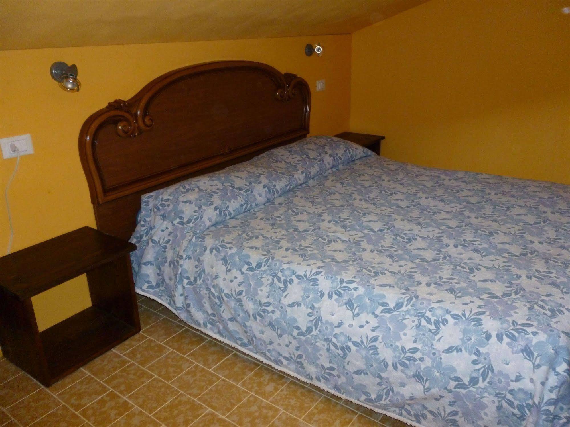 Elicrim Hotel Santo Stefano di Magra Exterior photo